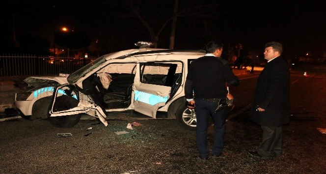 Şüpheli aracı kovalayan polis otosu tankerle çarpıştı: 2 şehit