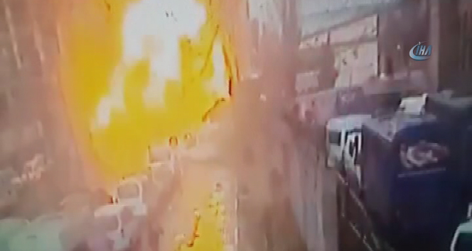 Son dakika: İzmir'de patlama anı güvenlik kamerasında
