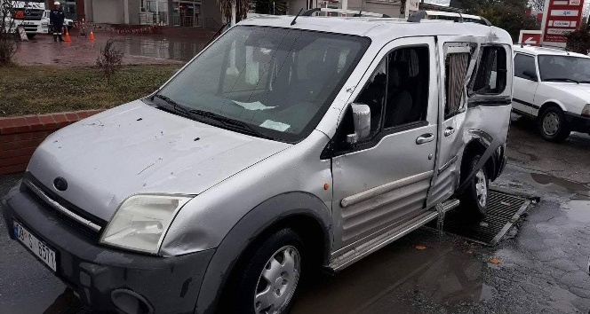 Söke’de kaza ucuz atlatıldı; yolcu otobüsü otomobile çarptı