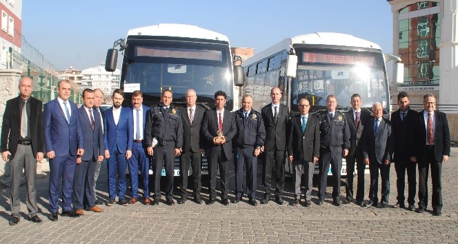 Aydın’da ayın şoförü ödülünü aldı