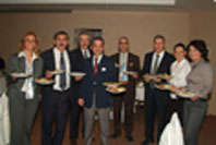 Müdürler çalışanlarına servis yaptı