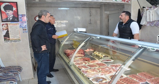 Kuşadası’nda zabıta ekiplerinden kasaplara denetim