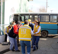 Freni patlayan minibüs cami duvarına çarptı, 2 yaralı