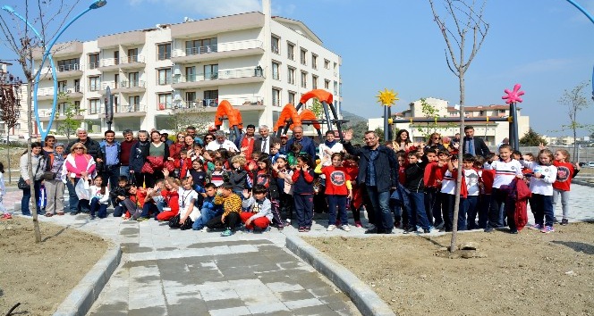 Söke’de Çocukların İsimlerini Taşıyan Ağaçlar Dikildi