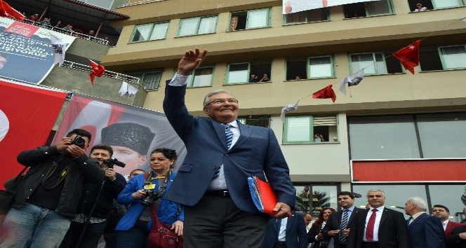 CHP’li Baykal ve DP’li Uysal’dan Aydın’da ortak miting