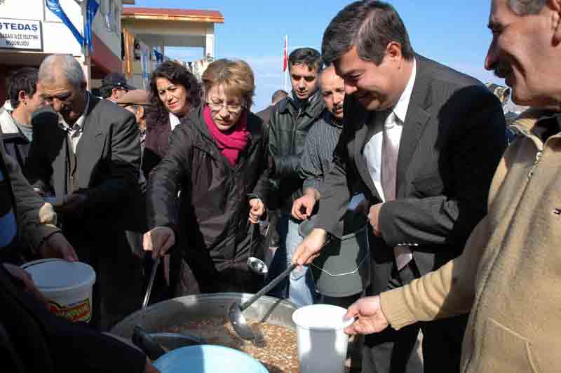 Kuşadası Belediyesi Aşure geleneğini sürdürüyor