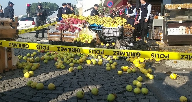 Seyyar satıcı zabıtayı bıçakladı