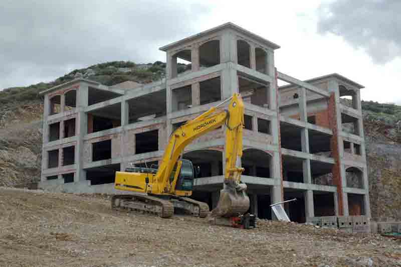 Hisarcıklıoğlu Kuşadası Ticaret Odası Hizmet Binası inşaatında incelemel