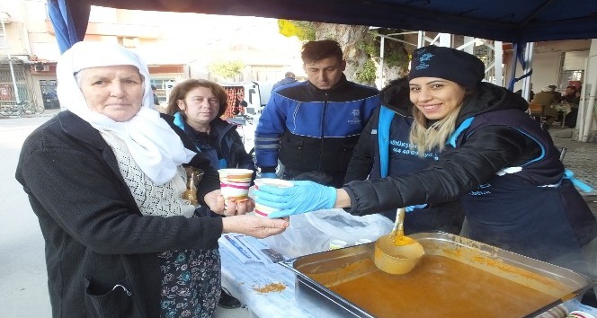 Büyükşehir Nazilli’de çorba ikram etti