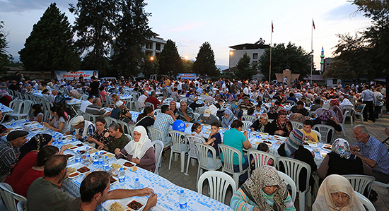 Aydın'ın dört bir tarafında vatandaşlarla buluşuyor