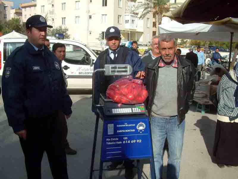 Kuşadası’nda zabıtaya hizmet içi eğitim