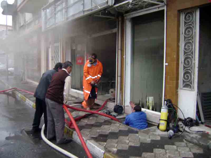 Halı mağazasında yangın