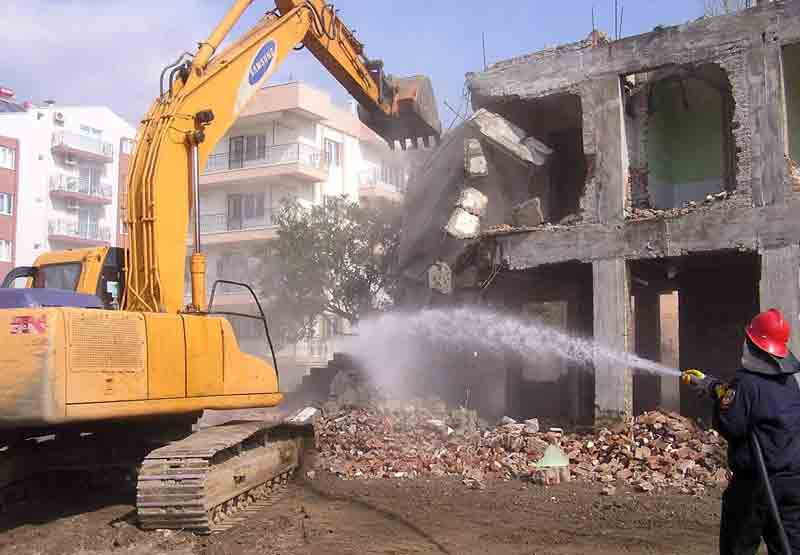 Gecekondular törenle yıkıldı