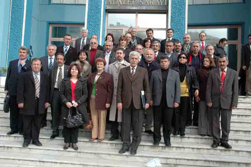 CHP Aydın İl Başkanı Tunç Aytur mazbatasını aldı