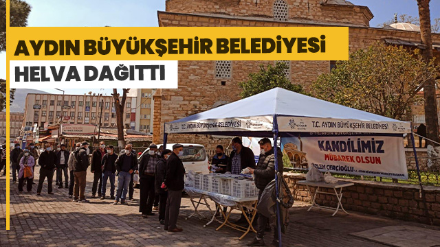 BÜYÜKŞEHİR BELEDİYESİ BERAT KANDİLİ’NDE VATANDAŞLARA HELVA DAĞITTI