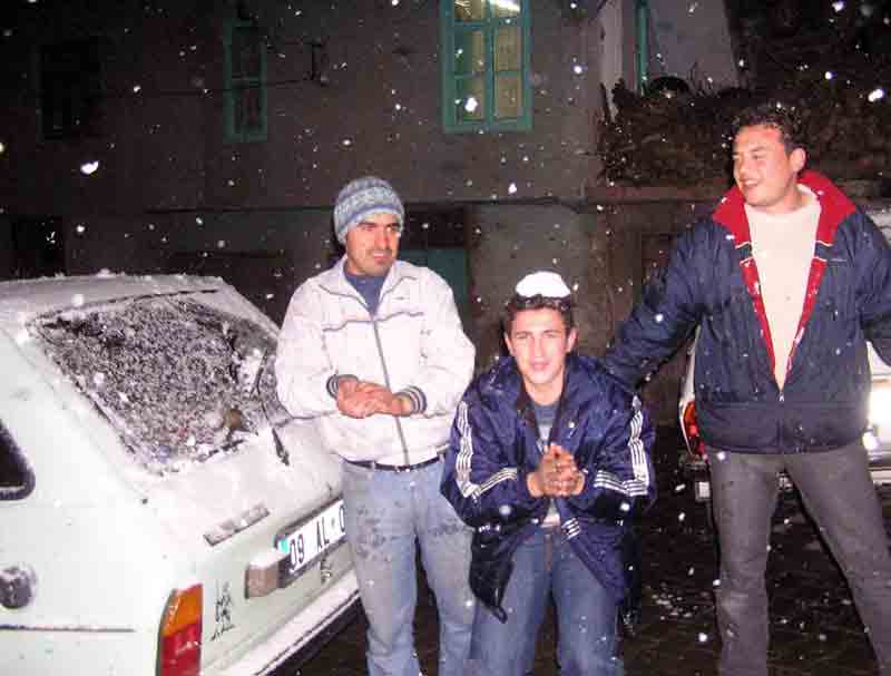 Aydın’a 6 yıl aradan sonra ilk kez kar yağdı