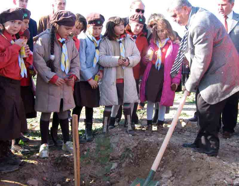 Didim’de 2 bin fidan toprakla buluştu