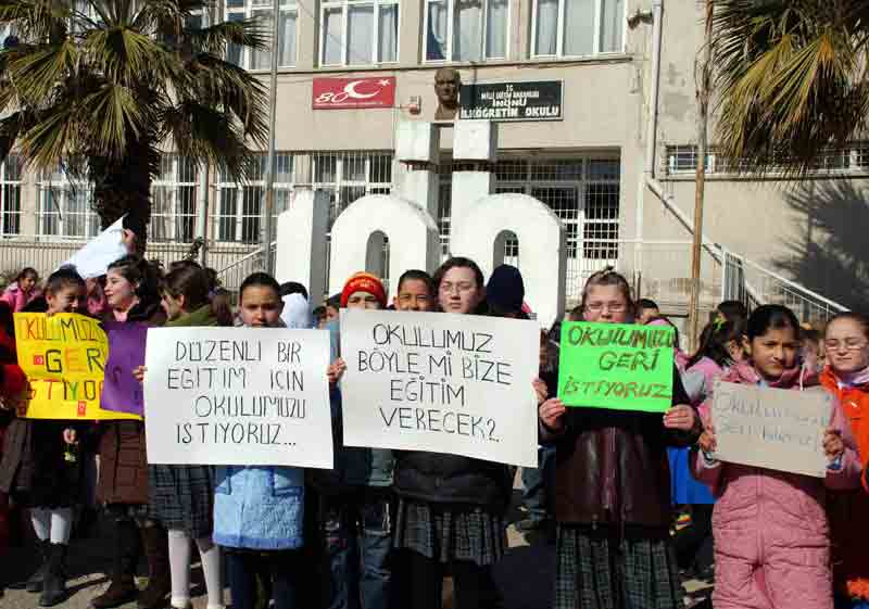 Aydın’da öğrencilerden protesto