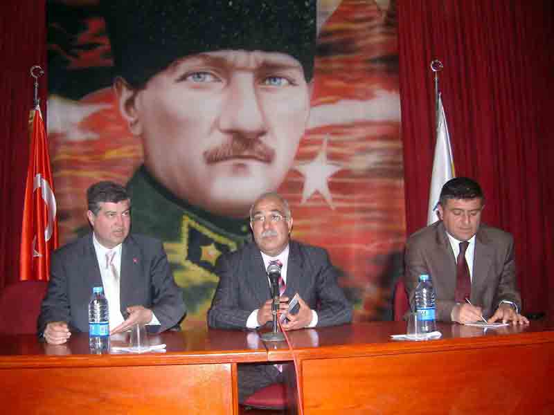 Kuşadası’nda “Yaz Kuralları” esnafa tebliğ edildi.