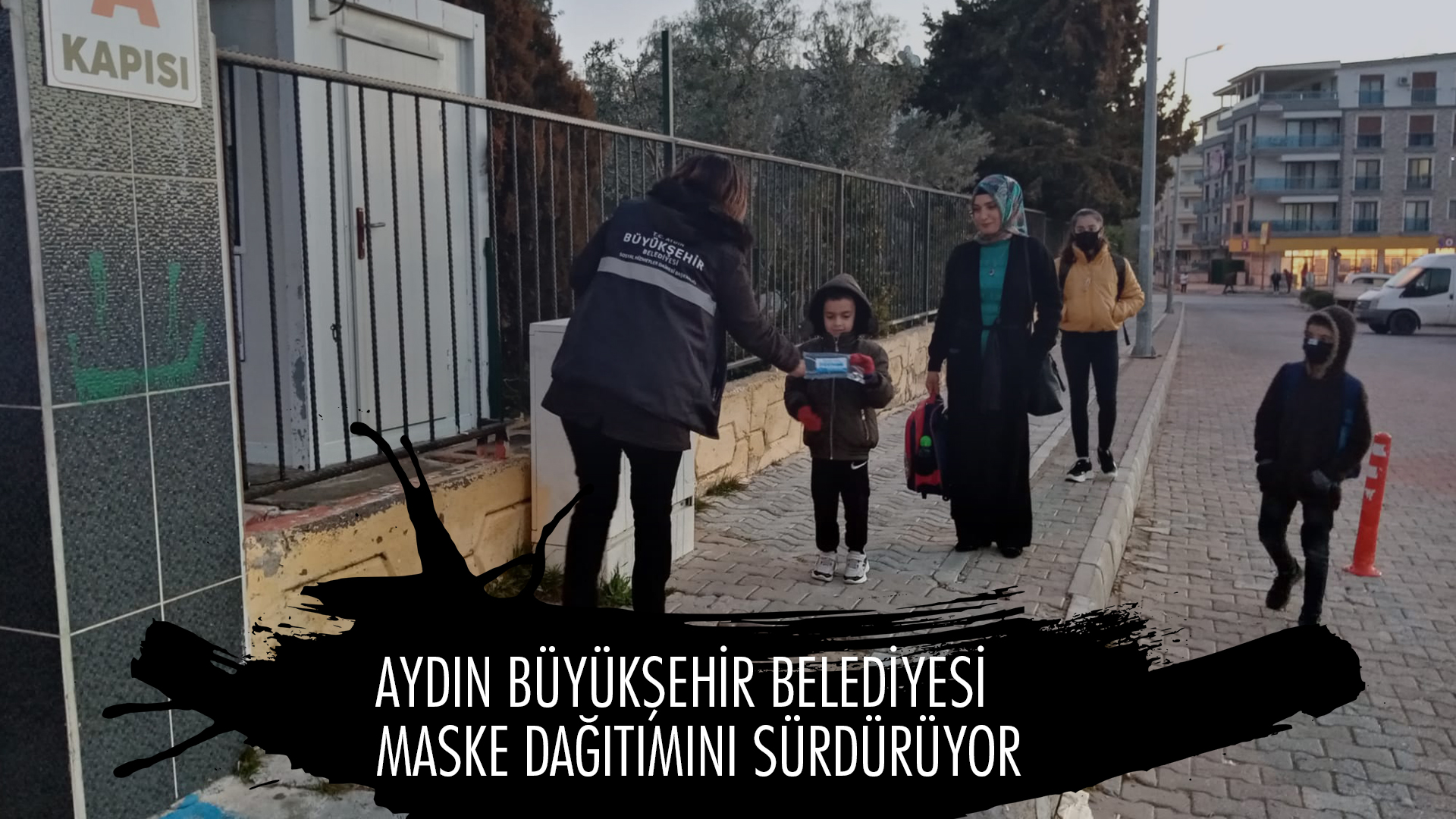 AYDIN BÜYÜKŞEHİR BELEDİYESİ MASKE DAĞITIMINI SÜRDÜRÜYOR