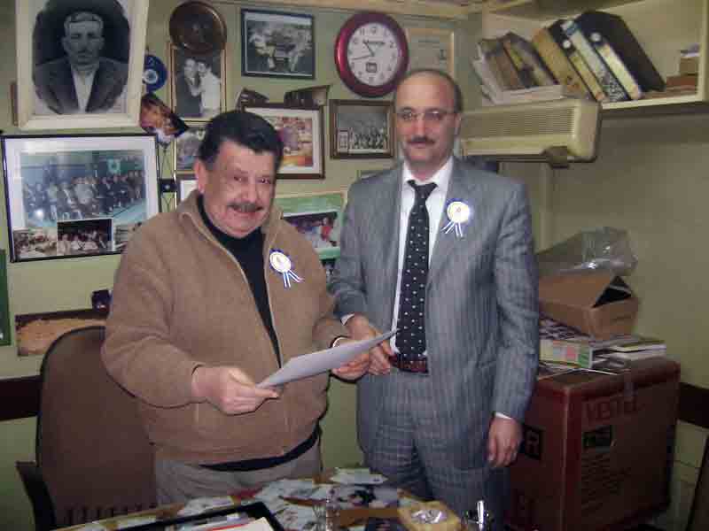 40 yıllık mükellefler belgelerini aldı