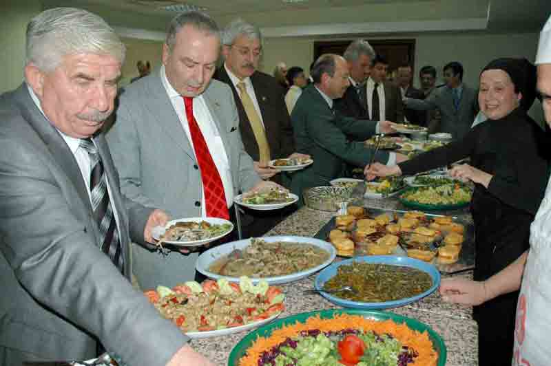 Kuşadasında aşçılık ve sıcak mutfak kursu büyük ilgi gördü