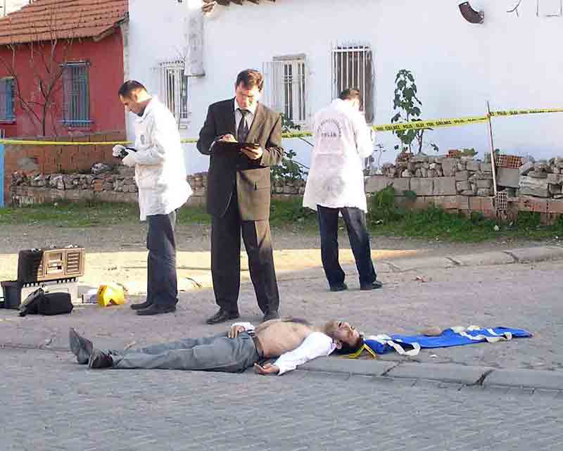 Aydında sokak ortasında av tüfeğiyle cinayet