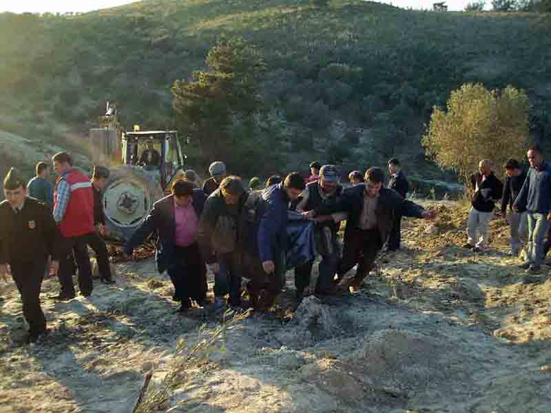 Kullandığı traktörün altında kalarak hayatını kaybetti