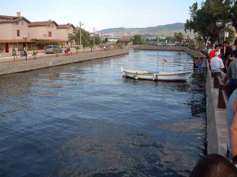 Davutlar Belediyesi Balıkçı Barınağı 123 kapasiteye ulaştı