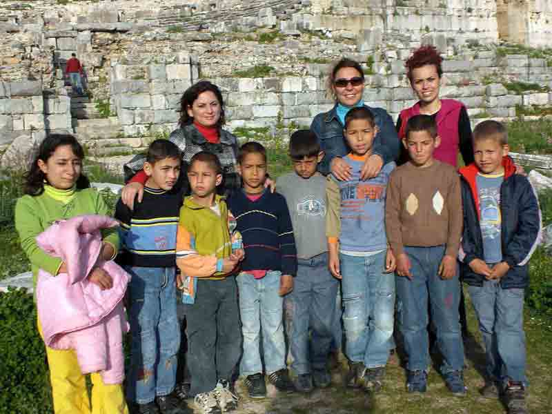 Zihinsel engelli çocuklar Didim’in tarihi yerlerini gezdi