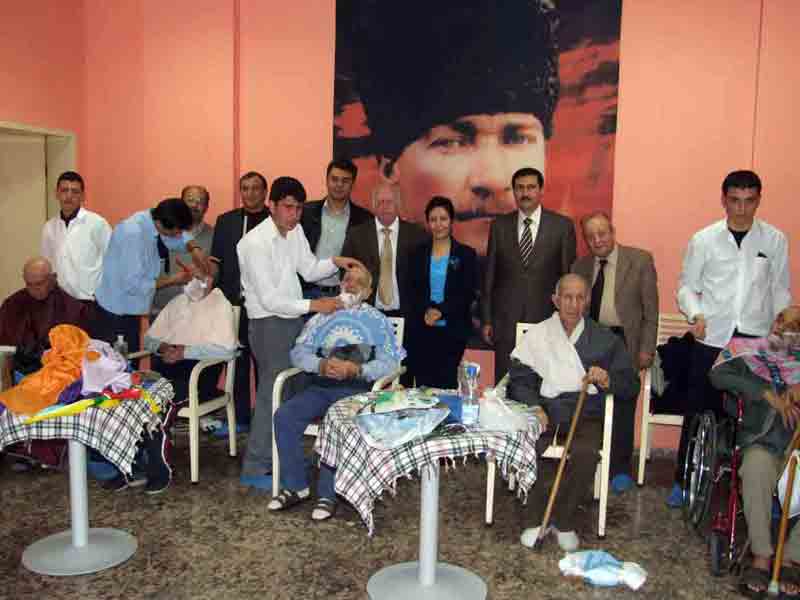 Yaşlılar Haftası dolayısıyla Huzurevi ziyaretçi akını yaşadı