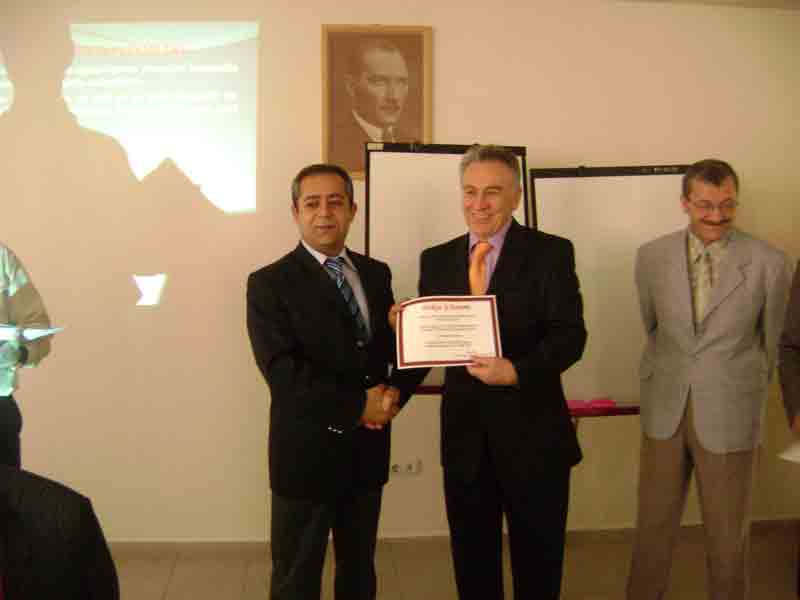 Eğitimlerini tamamlayıp belgelerini aldılar