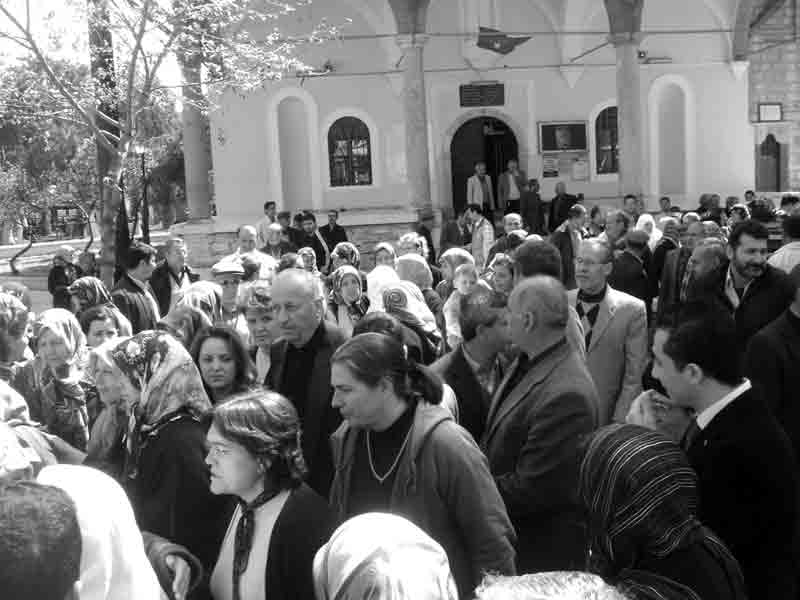 Umre kafilesi uğurlandı