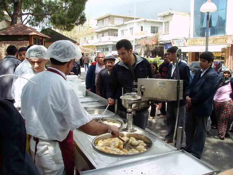 Gökgonca, “Bugünkü siyasi yaşama bakıldığında Merhum Türkeş’in yokluğu h
