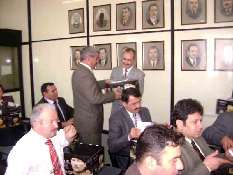 Söke Belediyesi her okula bir Nutuk Seti hediye etti