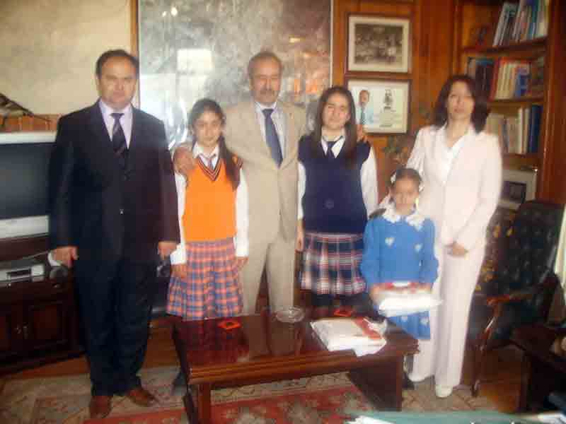 Sembolik Başkan “Önce Okulum” dedi