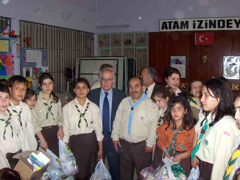 Sadullah Kuşada İÖO İzcileri ilaç toplama kampanyasını sürdürüyor