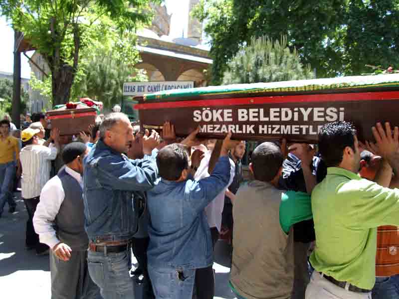 Bağıran kardeşler son yolculuklarına uğurlandı