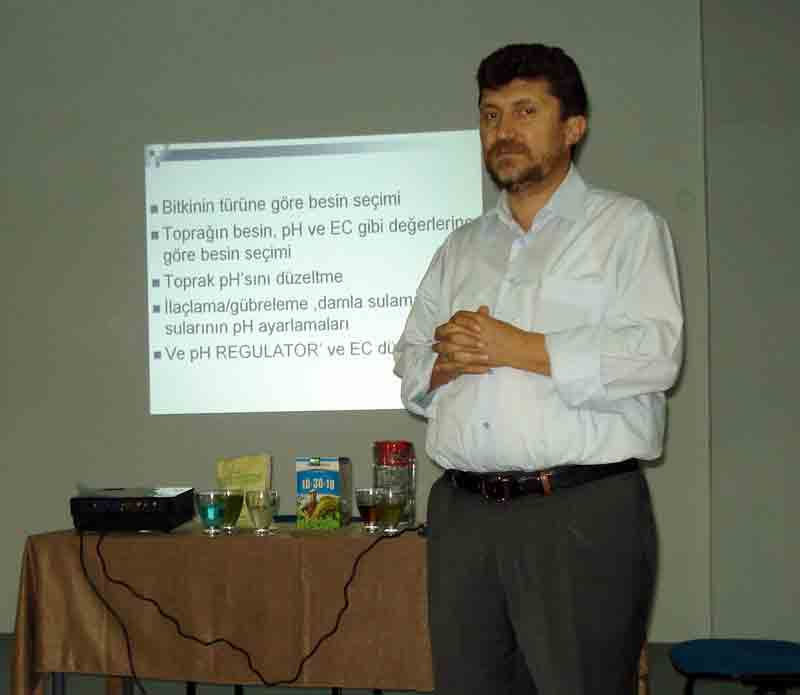 Söke’de üreticilere gübreleme anlatıldı
