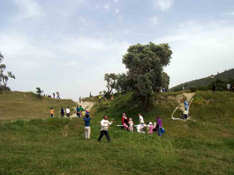 Gökyüzü uçurtmalarla bir kez daha renklendi