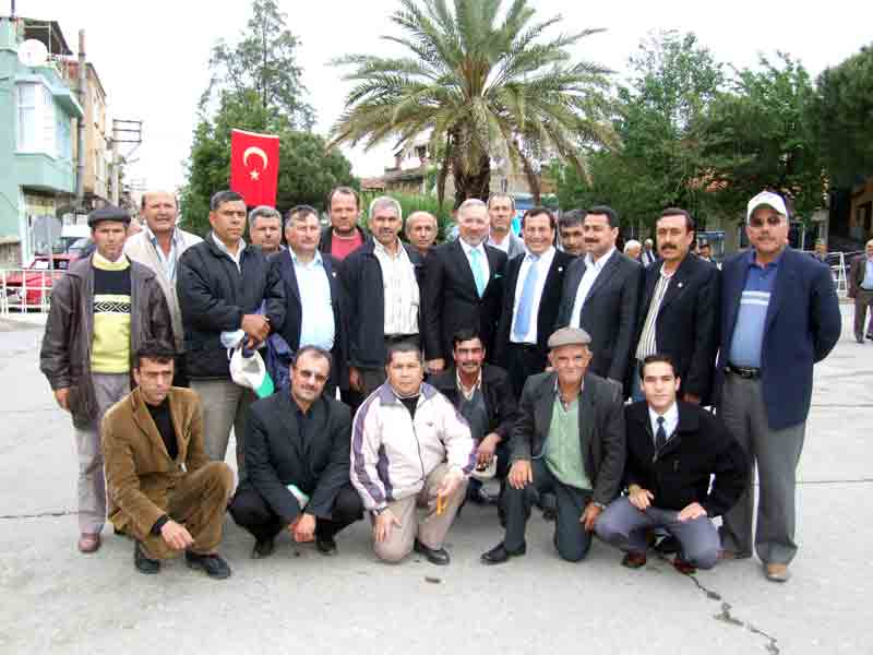 Tire’de üretici mitinginden AKP Hükümeti’ne sarı kart!