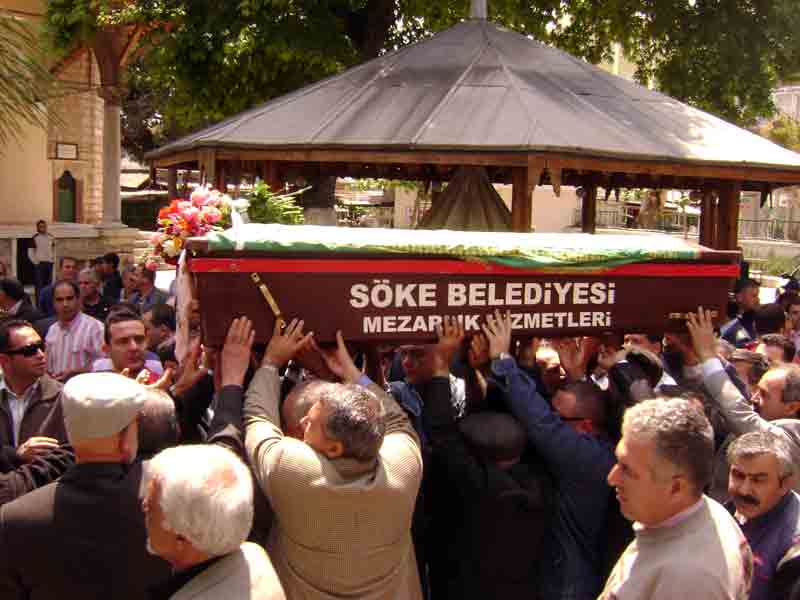 Nuran Akay vefat etti