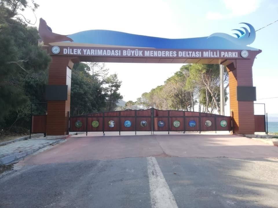 Kuşadası’nda Milli Park’ta yangına karşı tedbirler aldı