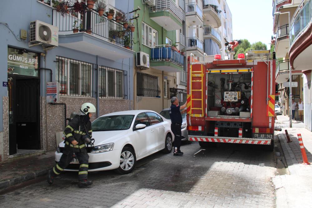 Balkondaki kombiden çıkan yangın büyümeden söndürüldü