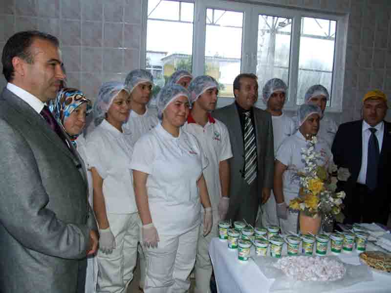 Süt üreticileri Tire’de meydanlara indi, yanıt Milletvekili Ertürk’ten g