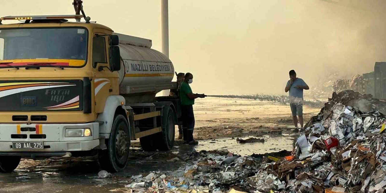 Nazilli Belediyesi’nden yangın söndürme çalışmalarına destek