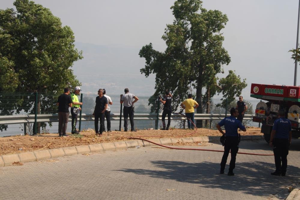 Aydın’da çıkan yangın üniversite kampüs alanına doğru ilerliyor