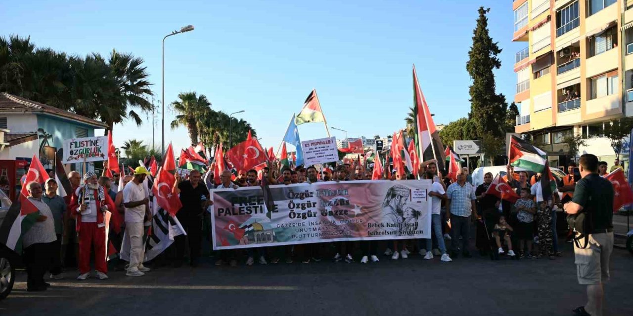 Kuşadası’ndan Gazze’ye destek yürüyüşü