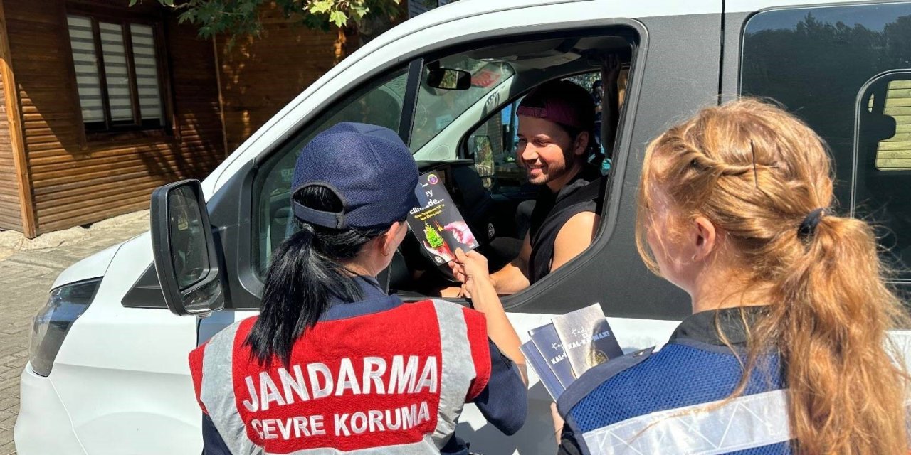 Jandarma ekipleri vatandaşları bilgilendirdi