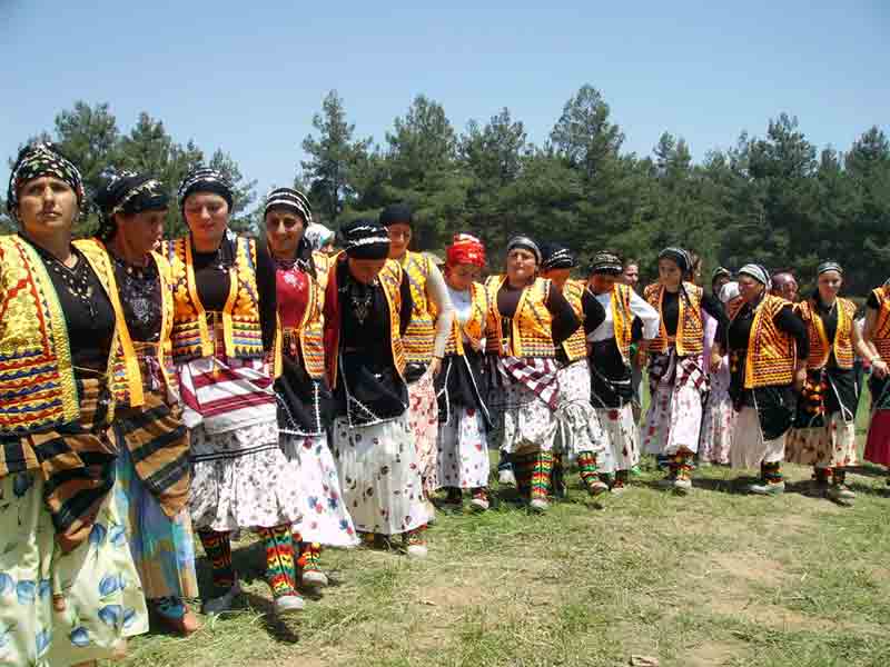 Ege Bölgesi’nde yaşayan Karadenizliler, Ovacık Yaylası’nda düzenlenen şe